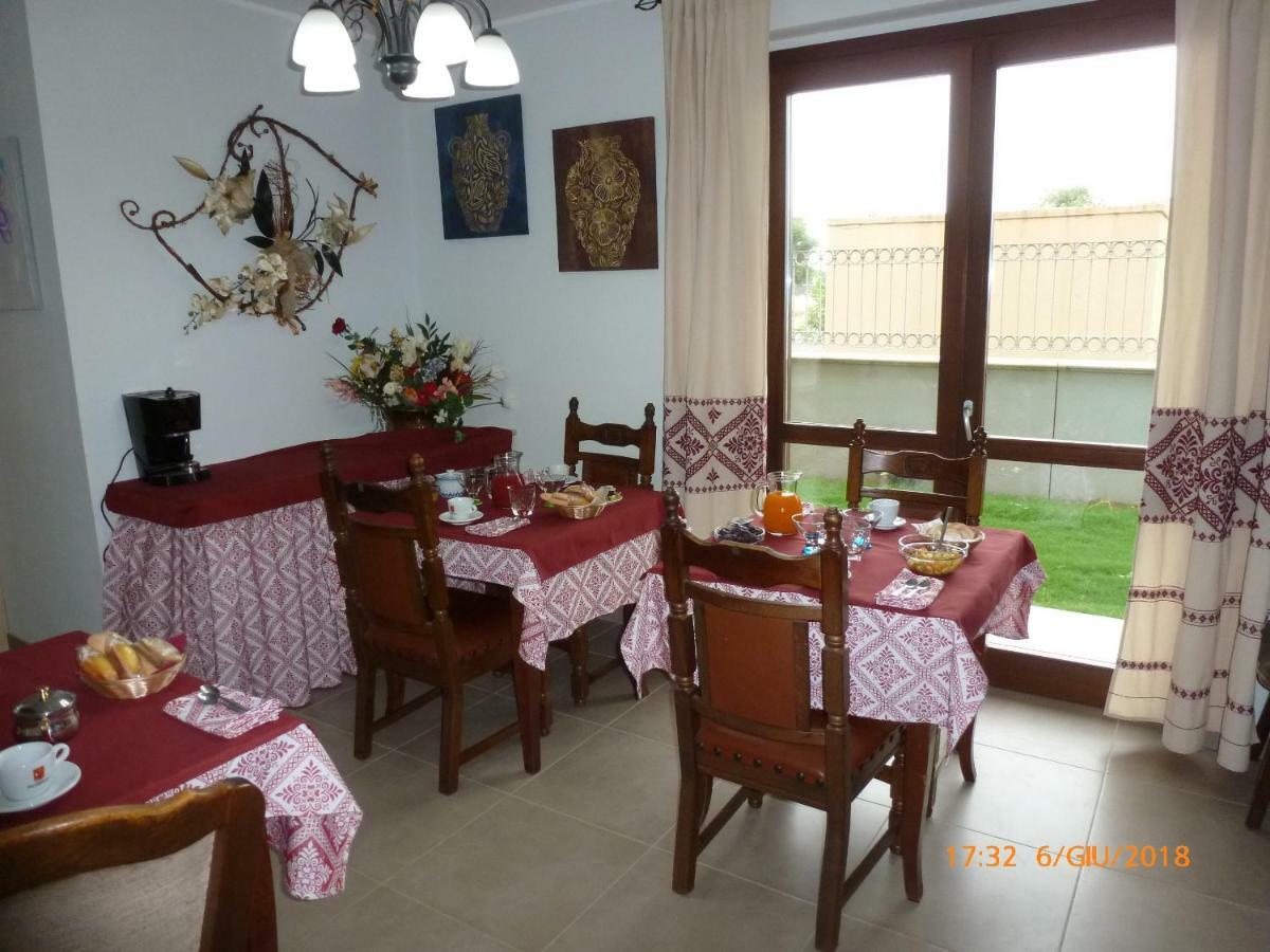 Bed and Breakfast Emozioni D'Estate Pula Exterior foto